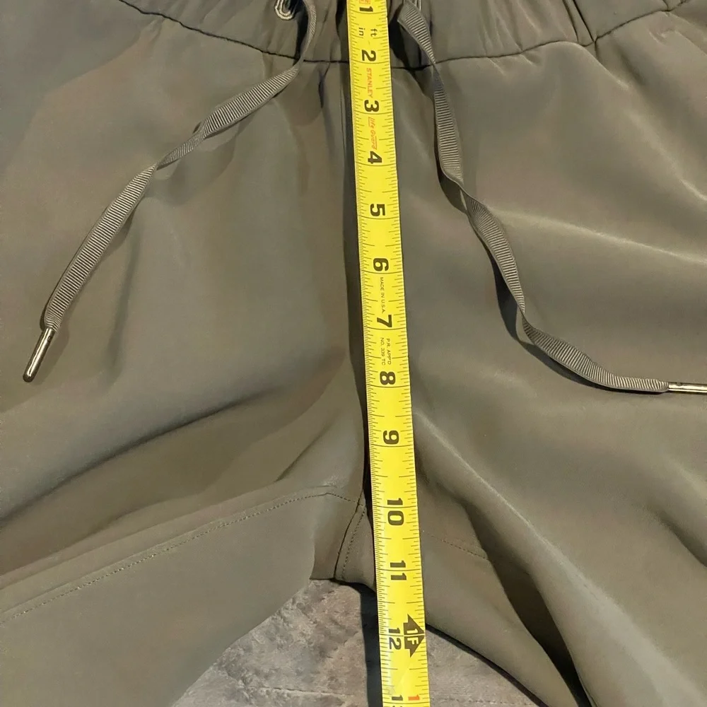 Lululemon pants‎ women’s size 6 green pre-owned condition - Picture 7 of 10